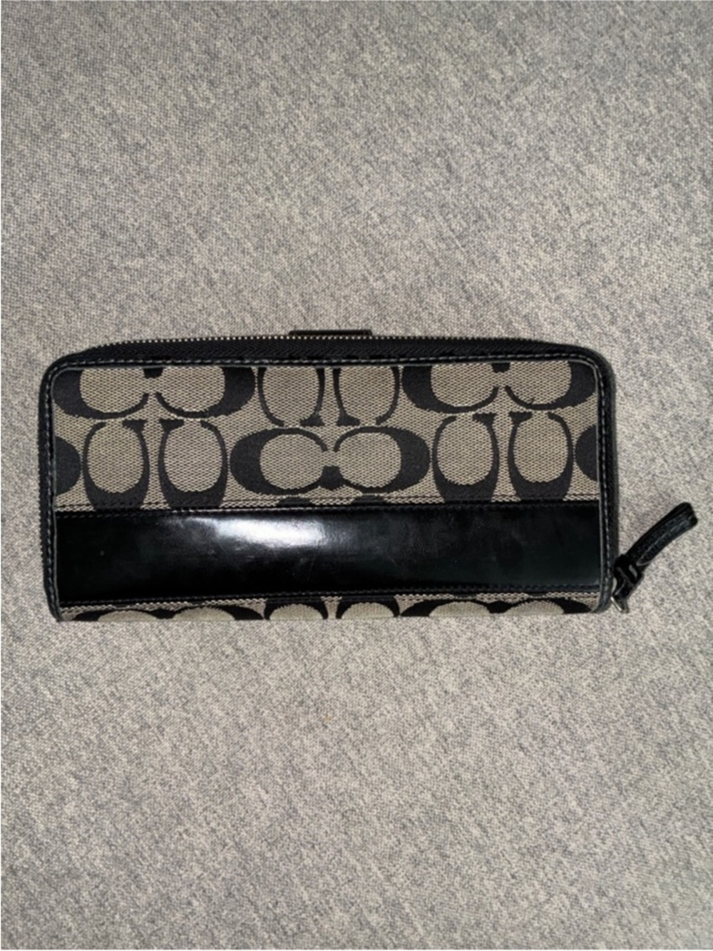 Coach Legacy Signature Canvas Continental wallet in Black and Tan - Picture 3 of 6